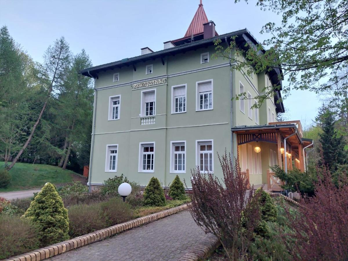 Szwajcarka Willa Z Sauna I Jacuzzi Kudowa-Zdroj Bagian luar foto