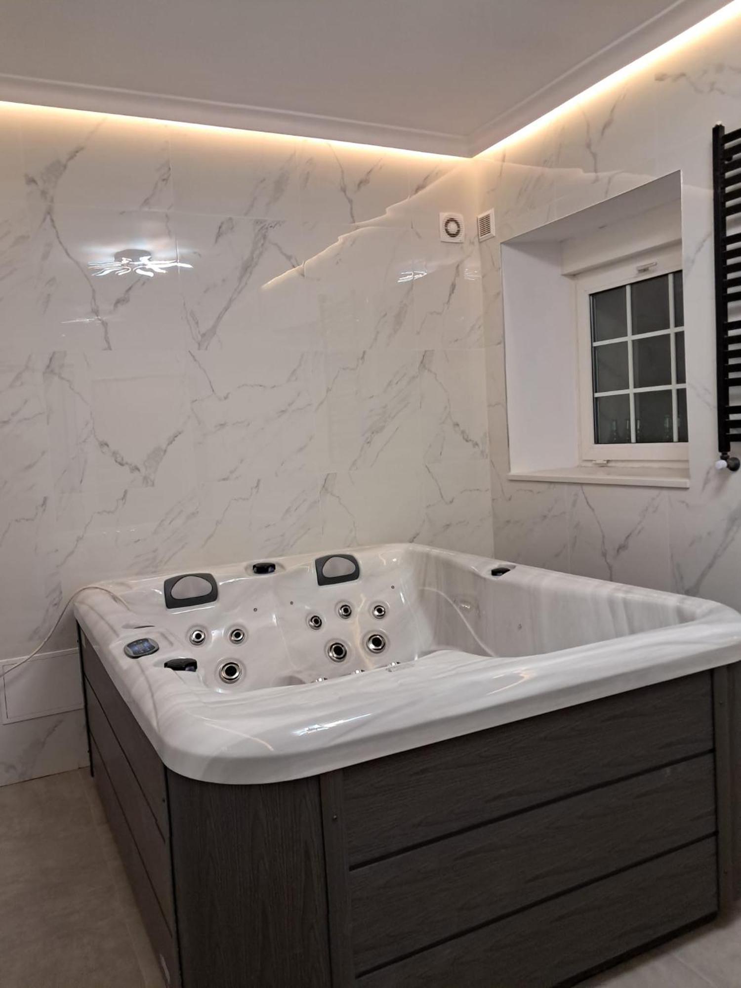 Szwajcarka Willa Z Sauna I Jacuzzi Kudowa-Zdroj Bagian luar foto
